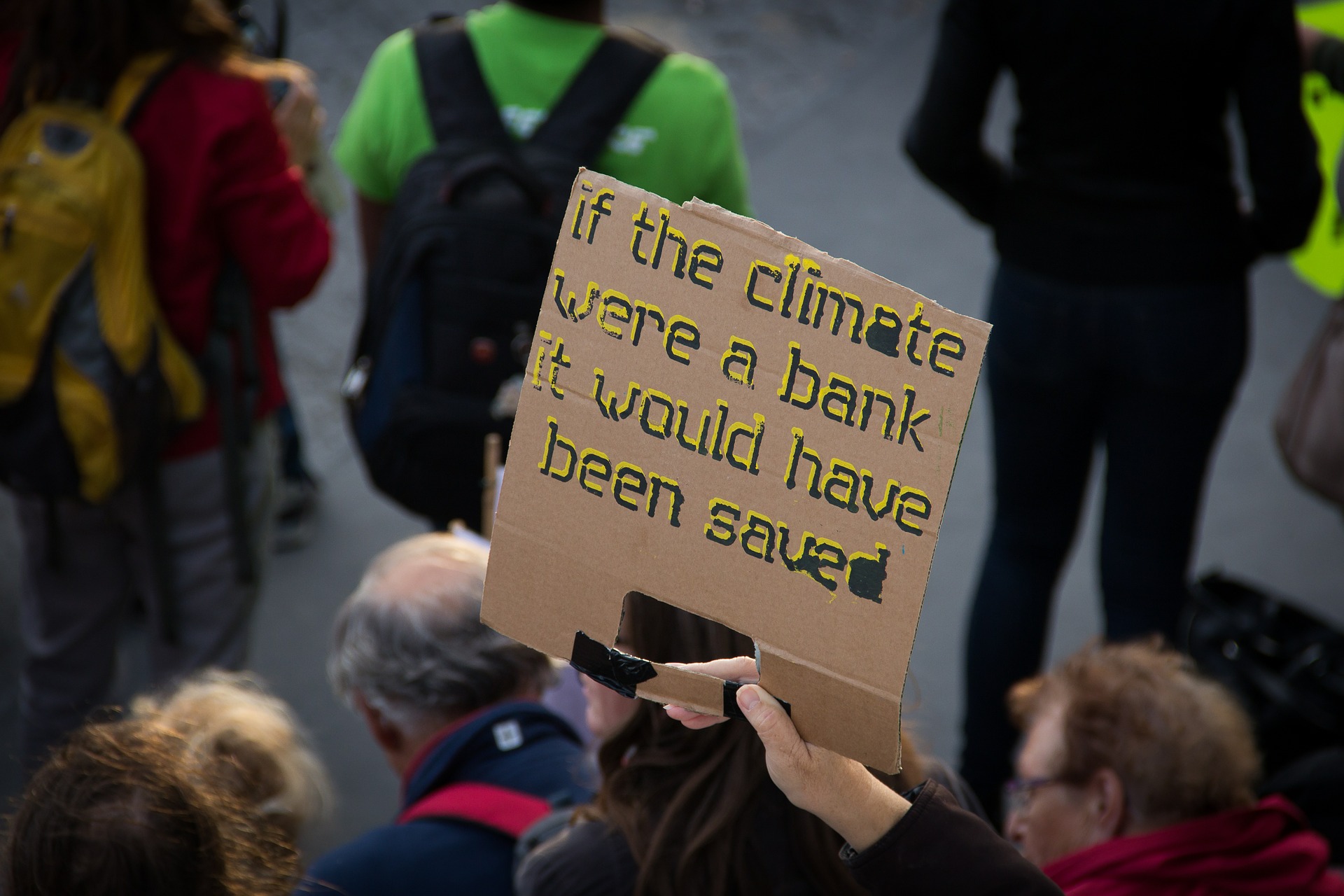 Demonstrationsschild if climate were a bank